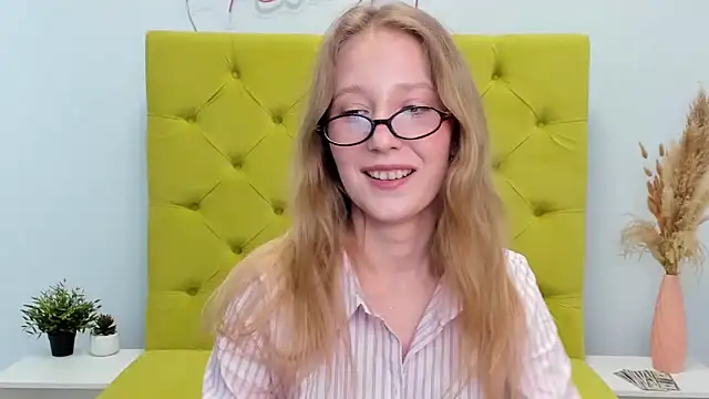 Snapshot of LolaWilsons chatting on March 2026 09:54:02 AM LolaWilsons online show from March 2026 09:54:02 AM