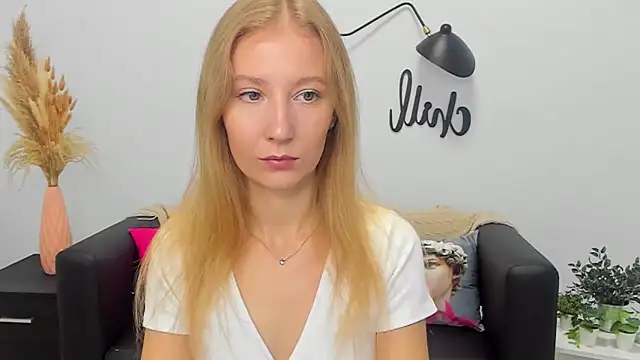 LolaWilsons online show from September 2025 06:17:01 AM