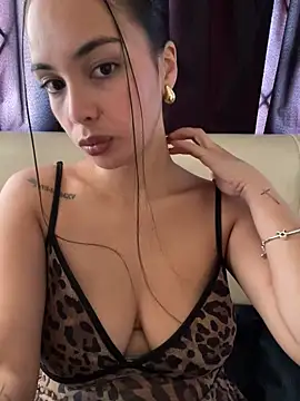 Snapshot of gabyaridi chatting on September 2025 02:35:02 PM gabyaridi online show from September 2025 02:35:02 PM