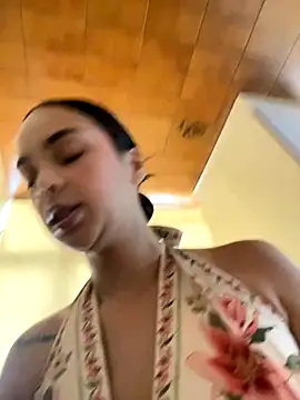 Snapshot of gabyaridi chatting on October 2025 04:10:02 PM gabyaridi online show from October 2025 04:10:02 PM