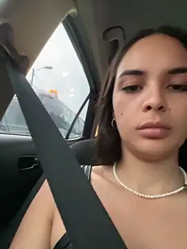 Snapshot of gabyaridi chatting on November 2025 10:43:02 PM gabyaridi online show from November 2025 10:43:02 PM