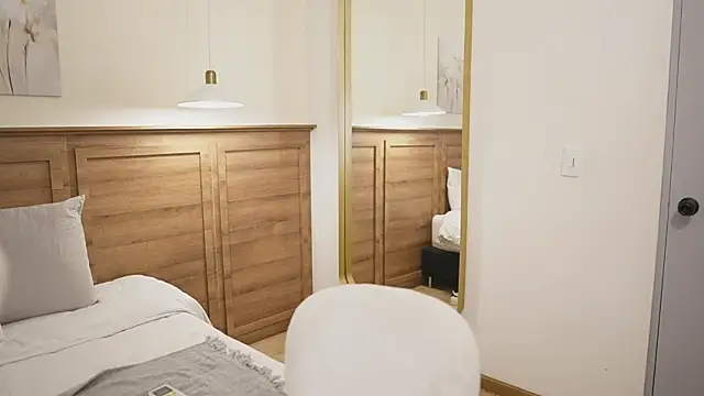 Amber Rush  online show from April 2026 10:44:02 PM