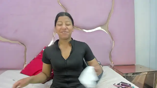 VaneLin18 online show from November 2025 09:07:01 PM