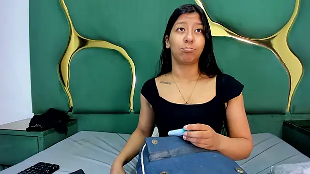 VaneLin18 online show from November 2025 07:14:01 PM