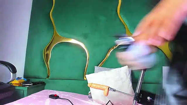 VaneLin18 online show from December 2025 09:20:02 PM