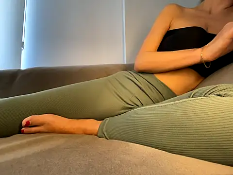 khaaleesiii online show from December 2025 08:14:01 AM