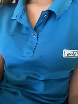 Snapshot of Tuongvy05 chatting on November 2025 08:40:01 AM Tuongvy05 online show from November 2025 08:40:01 AM