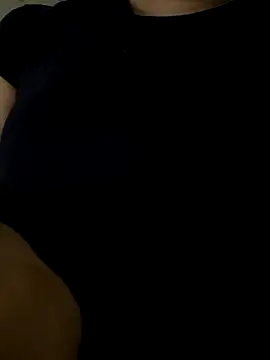 Snapshot of Tuongvy05 chatting on November 2025 07:23:01 AM Tuongvy05 online show from November 2025 07:23:01 AM