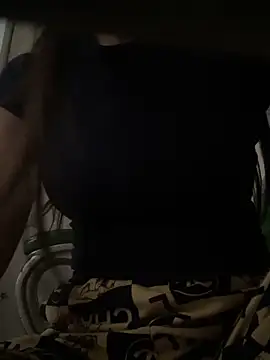 Snapshot of Tuongvy05 chatting on December 2025 08:31:01 AM Tuongvy05 online show from December 2025 08:31:01 AM