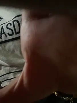 Snapshot of Tuongvy05 chatting on November 2025 04:00:01 PM Tuongvy05 online show from November 2025 04:00:01 PM