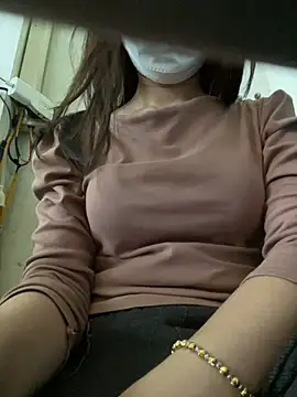 Snapshot of Tuongvy05 chatting on March 2025 03:44:02 AM Tuongvy05 online show from March 2025 03:44:02 AM