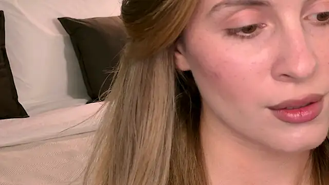 RozzitaBedberry online show from March 2026 03:27:01 PM