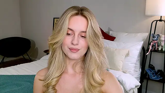 RozzitaBedberry online show from October 2025 12:07:02 PM