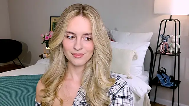 RozzitaBedberry online show from September 2025 02:02:01 PM