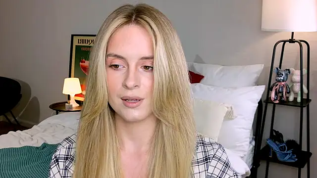 RozzitaBedberry online show from October 2025 01:02:01 PM