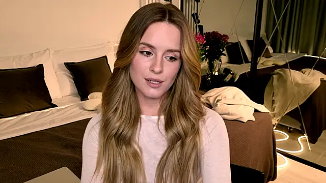 RozzitaBedberry online show from April 2026 03:36:01 PM