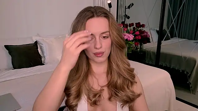 RozzitaBedberry online show from March 2026 11:15:01 AM