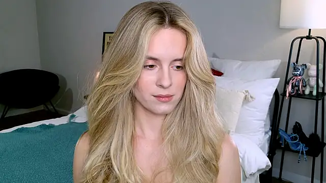 RozzitaBedberry online show from October 2025 02:05:01 PM