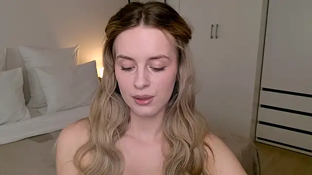 RozzitaBedberry online show from February 2026 02:15:01 PM