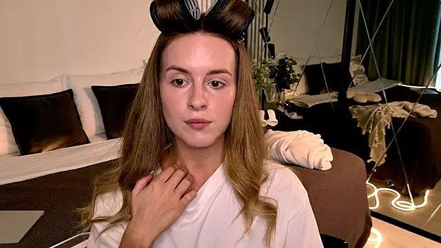 RozzitaBedberry online show from May 2026 10:21:02 AM