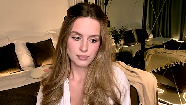 RozzitaBedberry online show from March 2026 03:47:01 PM