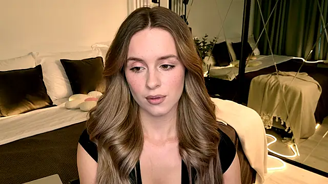 RozzitaBedberry online show from April 2026 01:04:02 PM