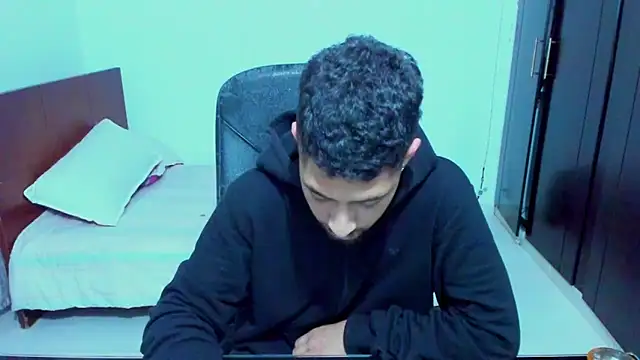 Chandler ken online show from February 2026 01:05:02 AM