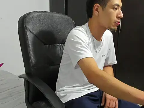 Chandler ken online show from October 2025 01:15:01 AM