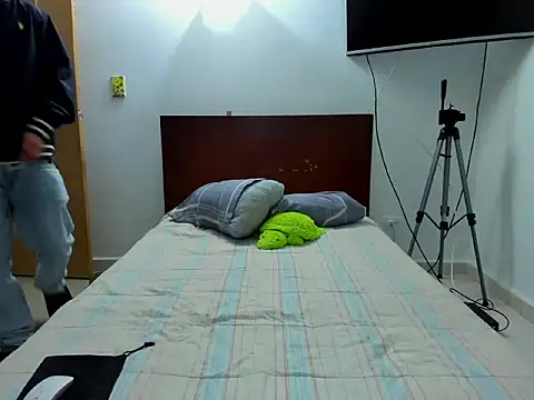 Chandler ken online show from November 2025 04:27:02 AM