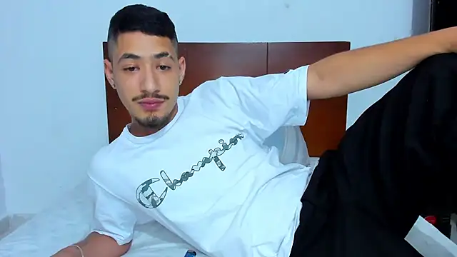 Chandler ken online show from February 2026 11:26:01 PM