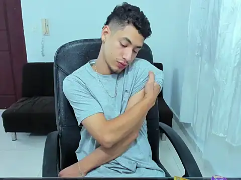 Chandler ken online show from October 2025 02:37:01 AM