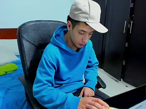 Chandler ken online show from October 2025 01:13:01 AM