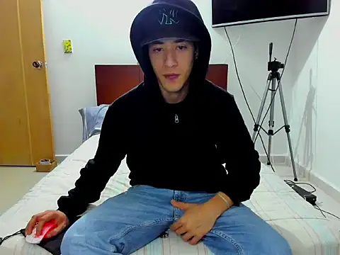 Chandler ken online show from November 2025 04:27:02 AM