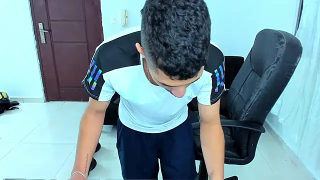 Chandler ken online show from February 2026 01:03:02 AM