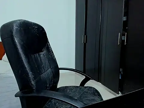 Chandler ken online show from October 2025 01:26:02 AM