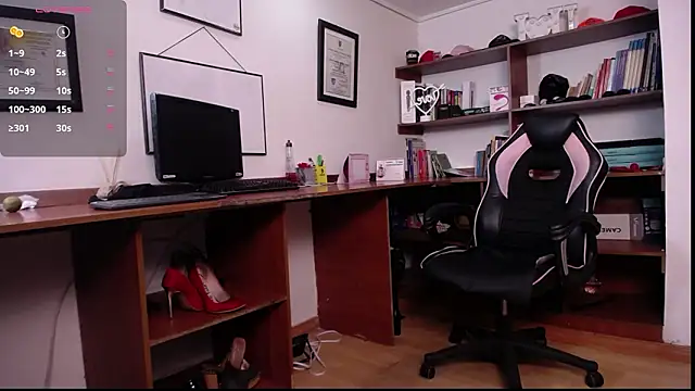 LiaTaylorr online show from March 2026 12:32:01 PM