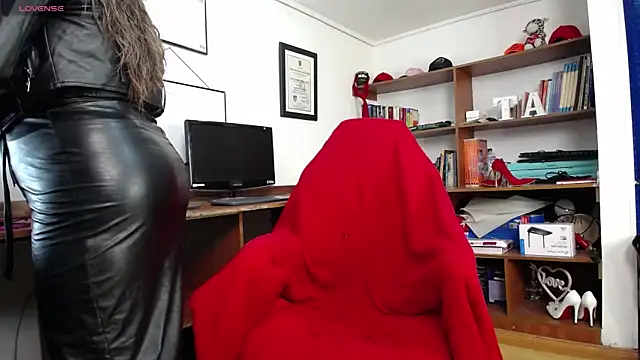 Snapshot of LiaTaylorr chatting on September 2025 12:21:01 PM LiaTaylorr online show from September 2025 12:21:01 PM