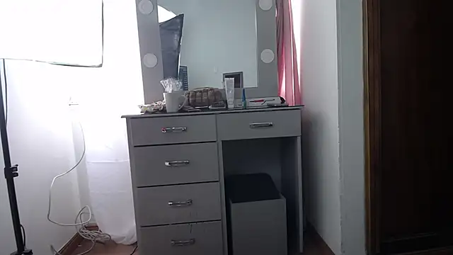 Snapshot of LiaTaylorr chatting on September 2025 12:19:01 PM LiaTaylorr online show from September 2025 12:19:01 PM