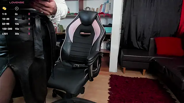 Snapshot of LiaTaylorr chatting on February 2026 12:27:01 PM LiaTaylorr online show from February 2026 12:27:01 PM