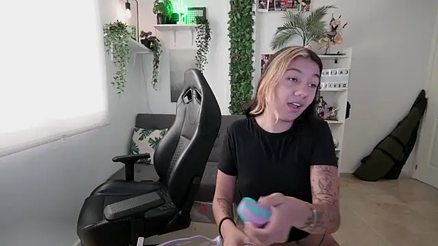 blvckbabyweed07 online show from April 2026 11:55:02 AM