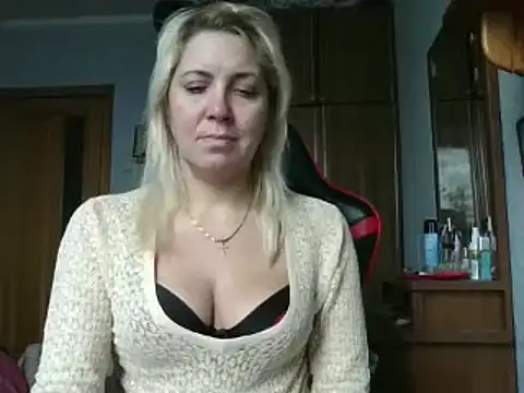 Snapshot of IrinaB1 chatting on November 2025 08:09:02 AM IrinaB1 online show from November 2025 08:09:02 AM