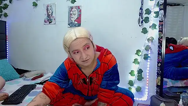 the lesbian game online show from October 2025 03:28:02 AM