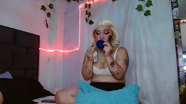 the lesbian game online show from February 2026 06:30:01 PM