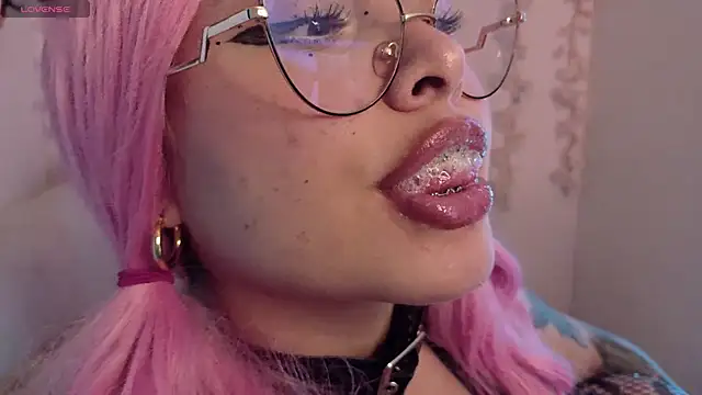 Haelycute online show from April 2026 01:52:02 AM