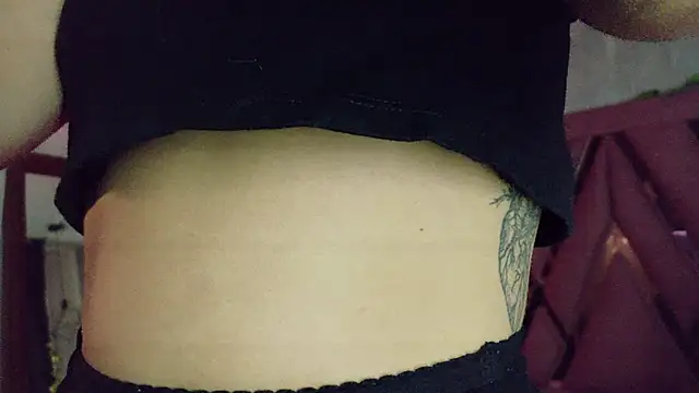 Snapshot of Haelycute chatting on February 2026 12:05:01 PM Haelycute online show from February 2026 12:05:01 PM