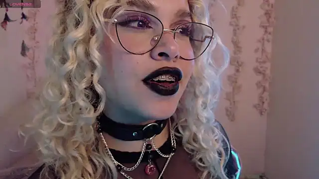 Haelycute online show from April 2026 04:19:01 AM