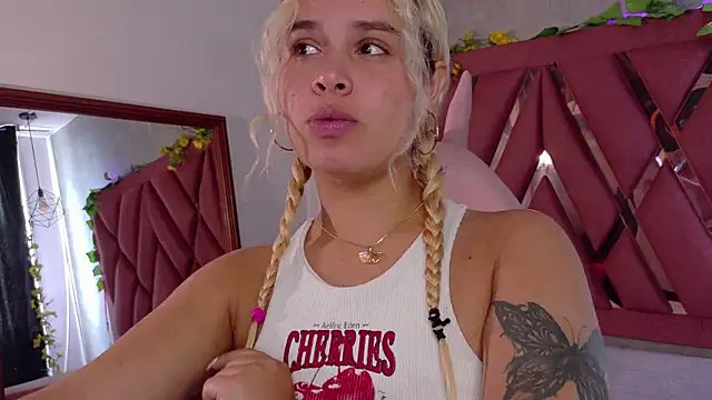 Snapshot of Haelycute chatting on December 2025 12:41:01 PM Haelycute online show from December 2025 12:41:01 PM