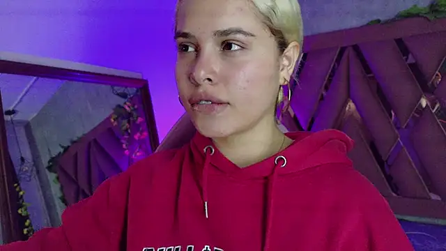 Snapshot of Haelycute chatting on February 2026 11:52:02 AM Haelycute online show from February 2026 11:52:02 AM