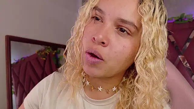 Snapshot of Haelycute chatting on January 2026 12:12:01 PM Haelycute online show from January 2026 12:12:01 PM