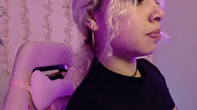 Snapshot of Haelycute chatting on March 2026 08:53:01 PM Haelycute online show from March 2026 08:53:01 PM